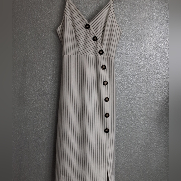 Fun Summer White Dress With Black Stripes & A Criss Cross Bodice   Size L - Picture 7 of 14